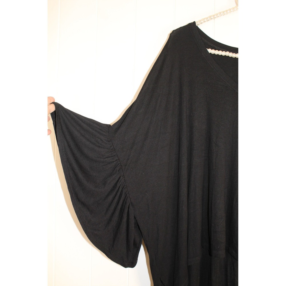 Akemi & Kim Anthropologie Black Ribbed Oversized Black V Neck Top Ruffle Sleeves - Picture 4 of 10